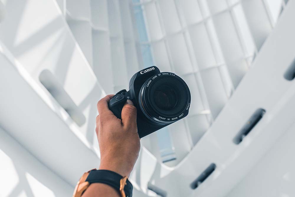 Photography Canon EOS 70d held up in Milwaukee Wisconsin