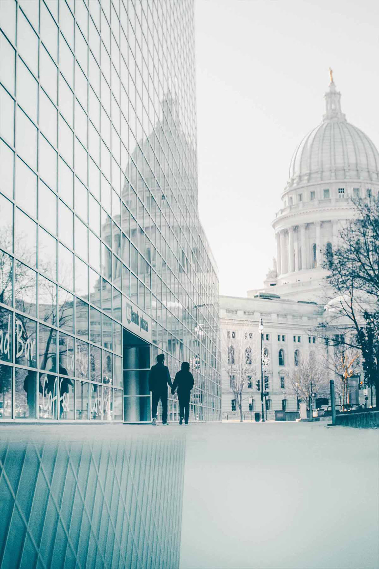 Shot of the Wisconsin Capital by ijyoyo